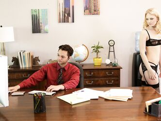 Шея, я отчет принесла, куда положить?