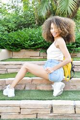 Какая миленькая шлюшка