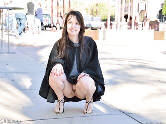 Я без трусиков гуляю