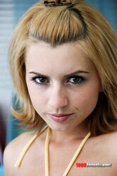 Покажи грудь. Тебе нечего стесняться!